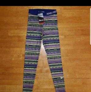 NWT NIKE PRO DRI-FIT HYPERWARM 8 BIT TIGHTS
